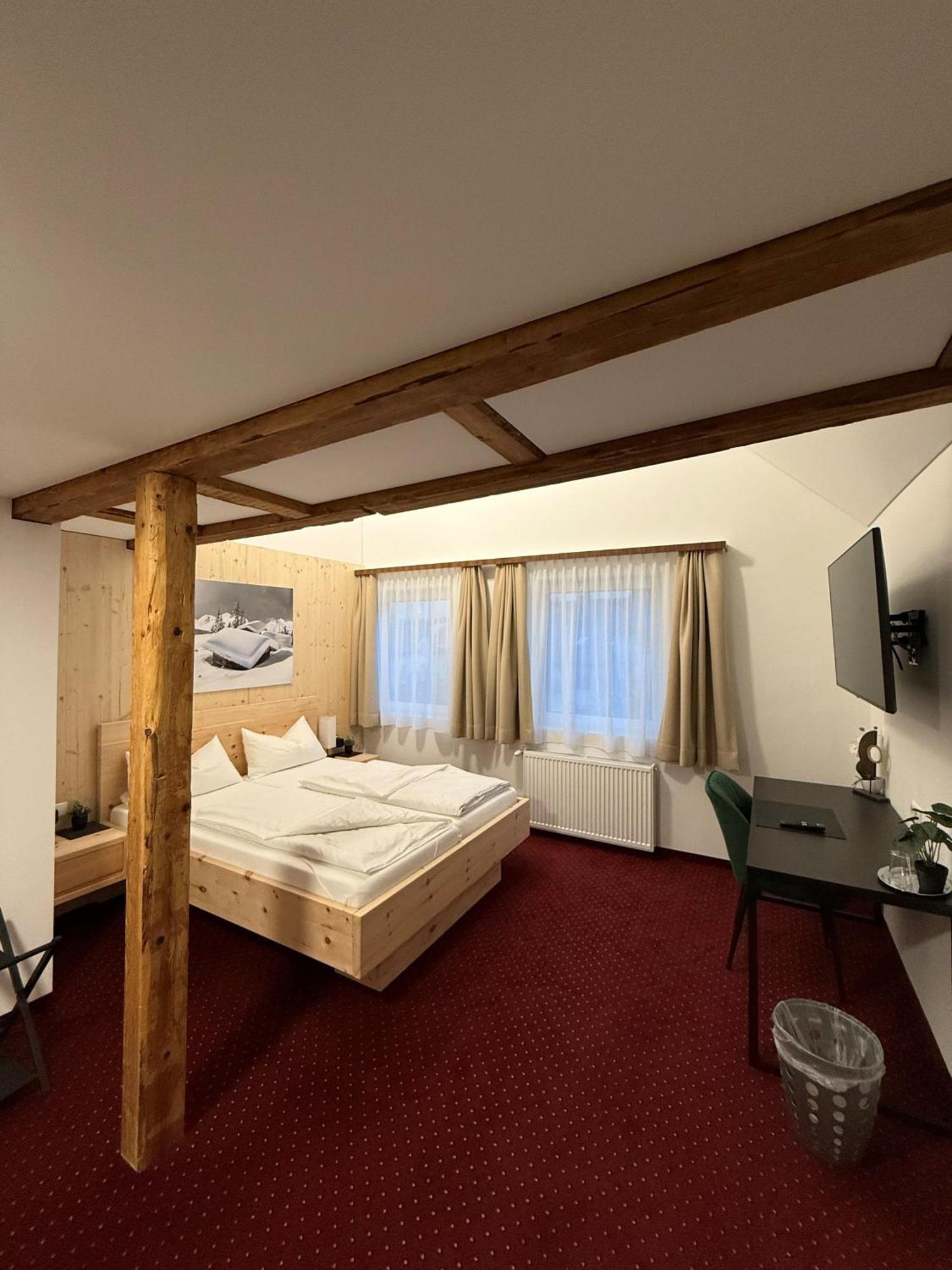 Hotel Pension Loewen In Sulz Sulz  Экстерьер фото